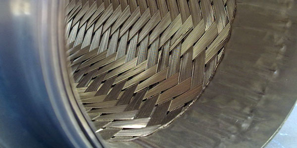 Гофри типу Innerbraid виготовлені з нержавіючої сталі та мають три шари. Внутрішній шар, на відміну від Interlock, також виготовлений у вигляді плетіння, тобто без металорукава.